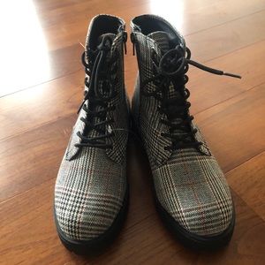 Women’s boots .  Cute , cute